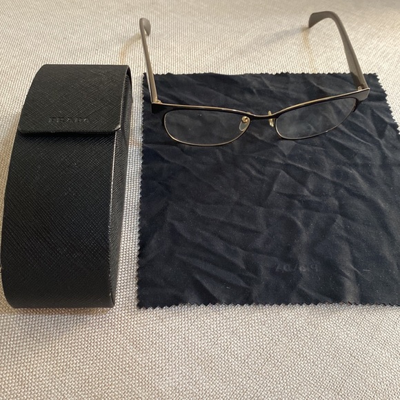 Prada made in Italy eye 👁️ glasses 👓 unisex gray with gold in case & wipe - Picture 14 of 16